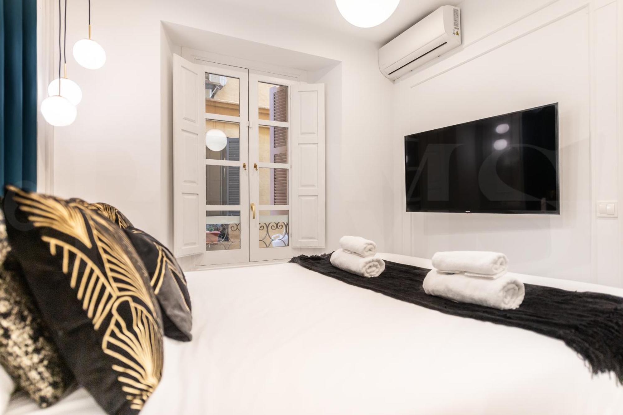 Glamorous Flat In The Heart Of By Rems * Málaga