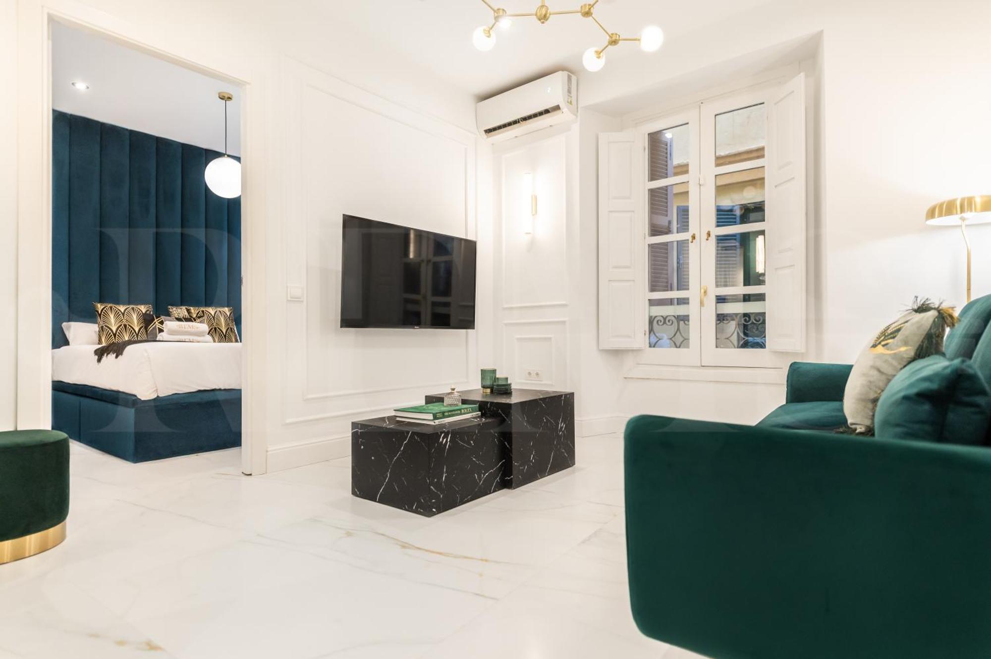 Glamorous Flat In The Heart Of By Rems Apartament *