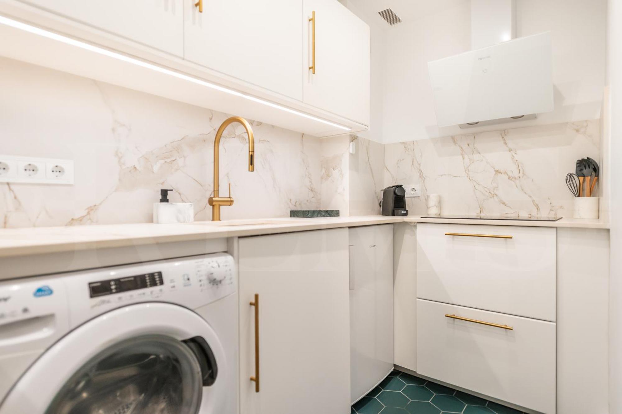 Apartament Glamorous Flat In The Heart Of By Rems